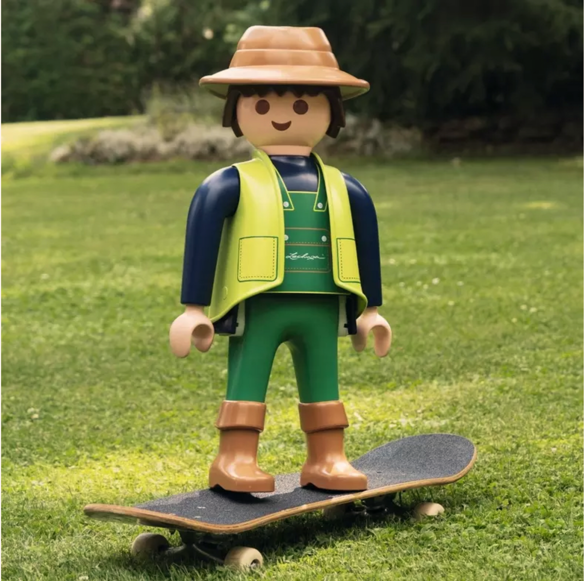 PLAYMOBIL LECHUZA Mega Figure Jardinier Cornelius (env. 62 cm)